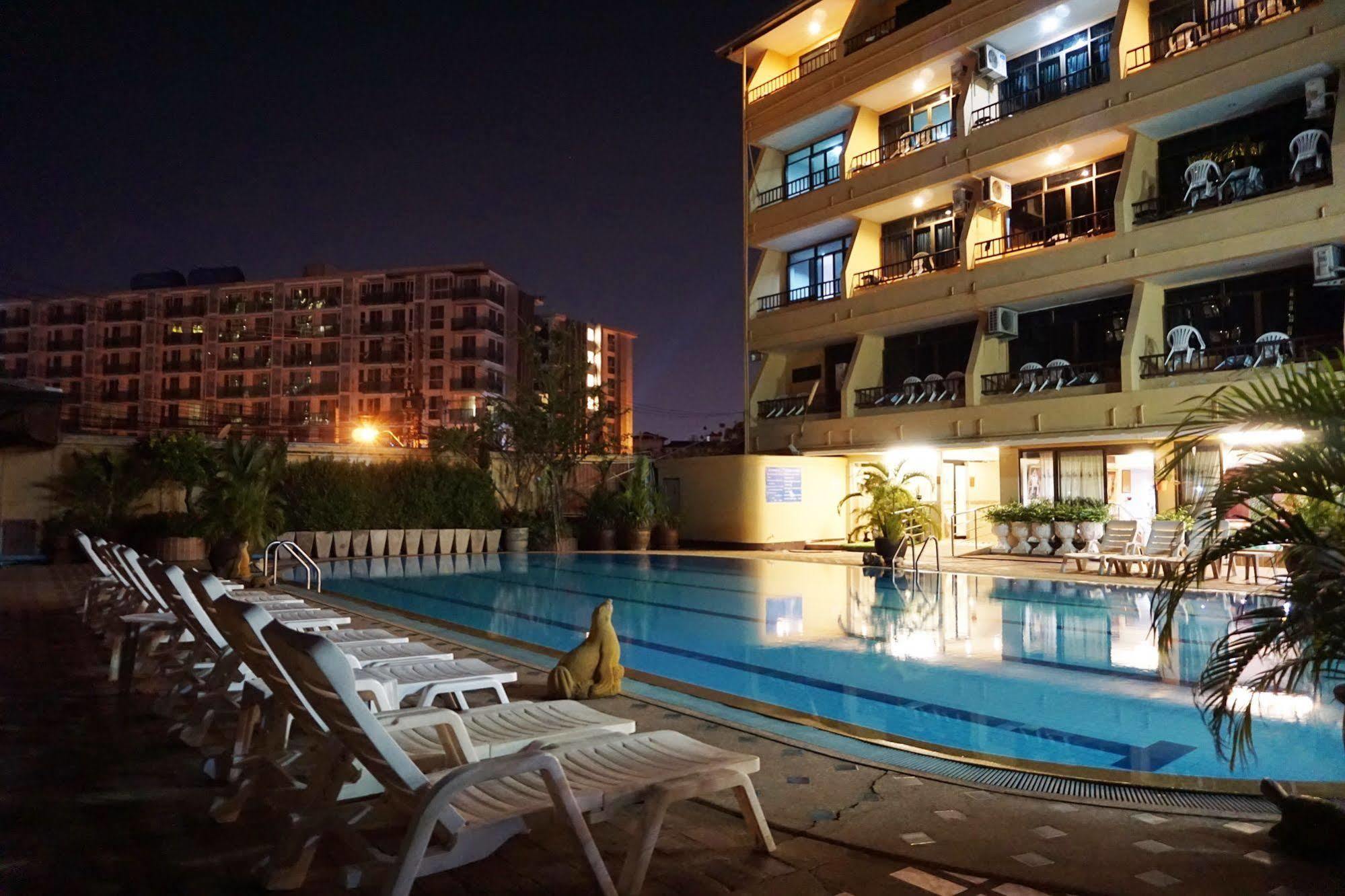Suppamitr Villa Hotel Pattaya Exterior photo