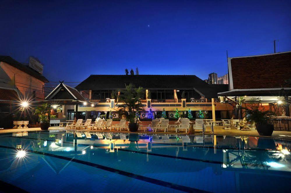 Suppamitr Villa Hotel Pattaya Exterior photo